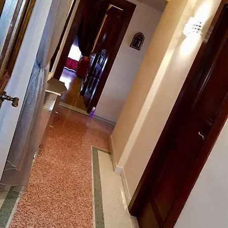 Friendly House *